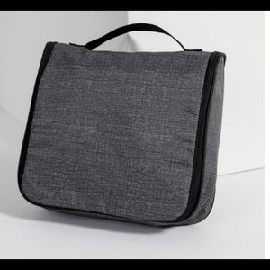 Thirty one - hanging traveler case